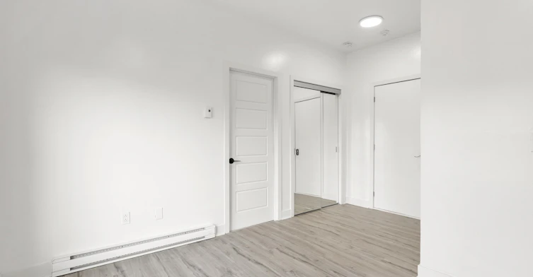 205-7790 Trémolières Avenue, Montréal, QC, H1K 1C4 - 7