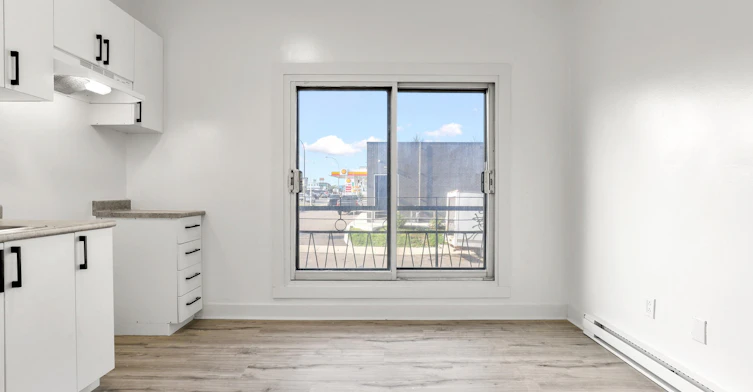 205-7790 Trémolières Avenue, Montréal, QC, H1K 1C4 - 2