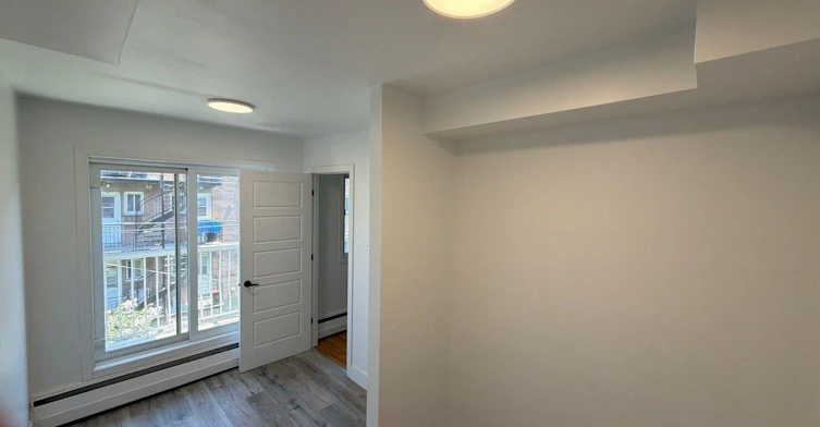 206-7790 Trémolières Avenue, Montréal, QC, H1K 1C4 - 2