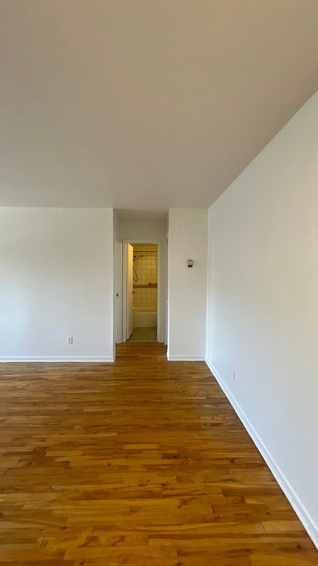202-7790 Trémolières Avenue, Montréal, QC, H1K 1C4 - 7