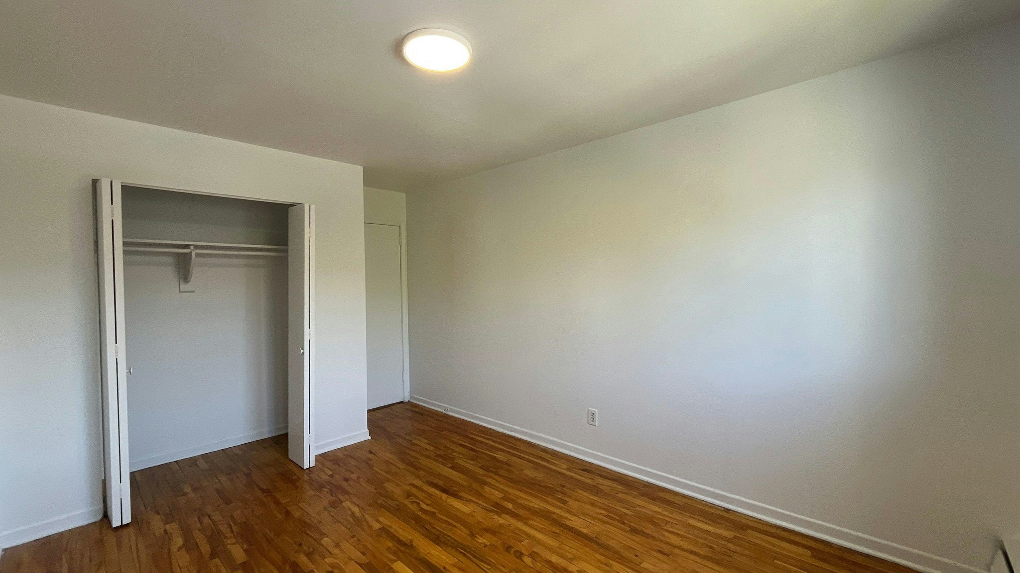 202-7790 Trémolières Avenue, Montréal, QC, H1K 1C4 - 2