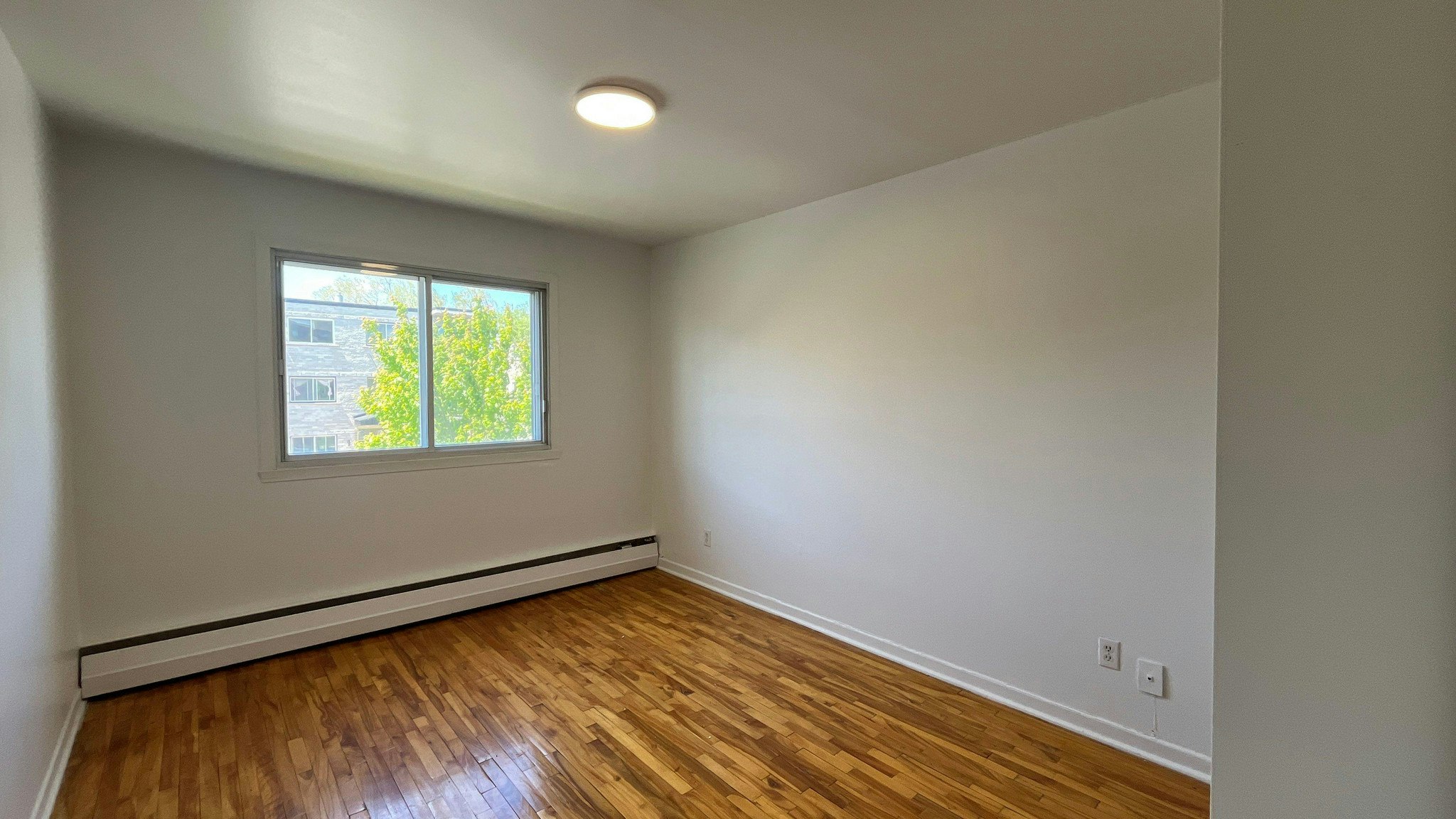 202-7790 Trémolières Avenue, Montréal, QC, H1K 1C4 - 3