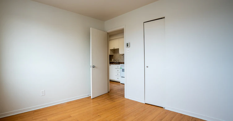 408-1440 Henri Bourassa Boulevard Est, Montréal, QC, H2C 1H3
