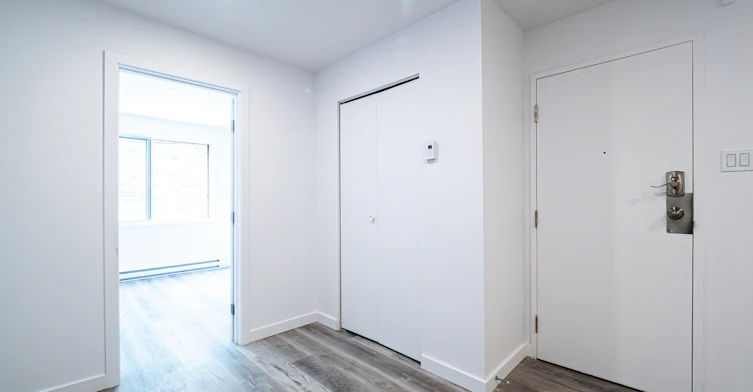 1-5576 Saint Denis Rue, Montréal, QC, H2J 2M5 - 7