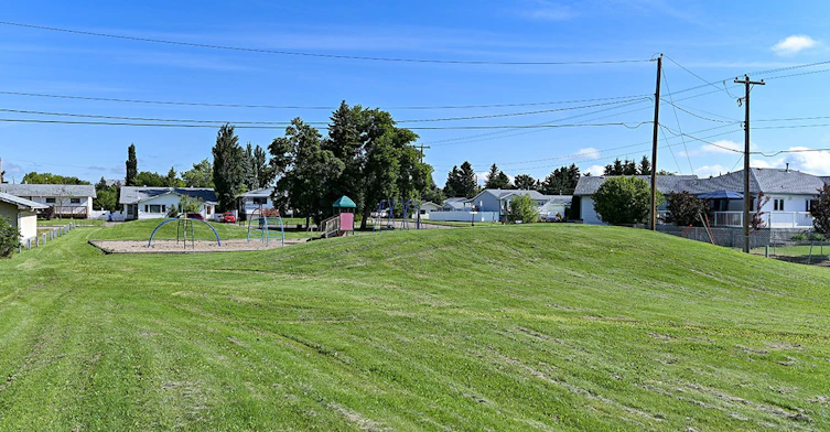 WildroseE-76-JA11683-4202 45th Street, Wetaskiwin, AB, T9A 2L3
