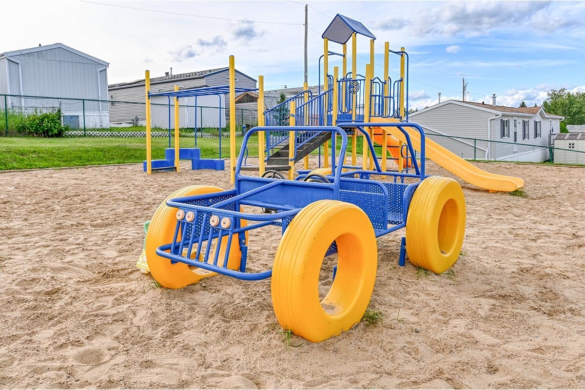 LakeletEs-66-PL4281A-4405 50th Avenue, Cold Lake, AB, T9M 1Z3 - 4
