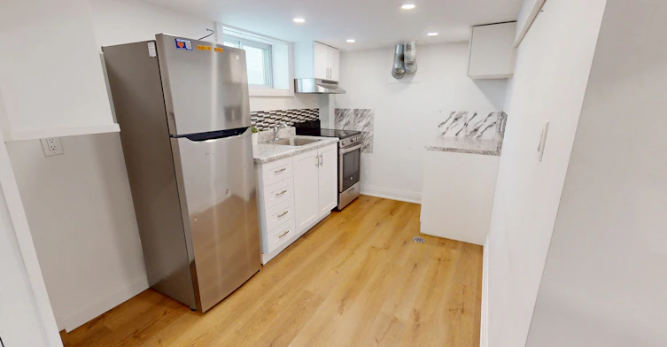 275 Oakwood Avenue, Toronto, ON, M6E 2V3 - 4
