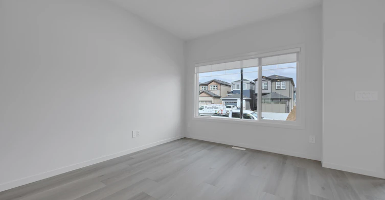M-8136 227 Street Northwest, Edmonton, AB, T5T 4N5 - 8