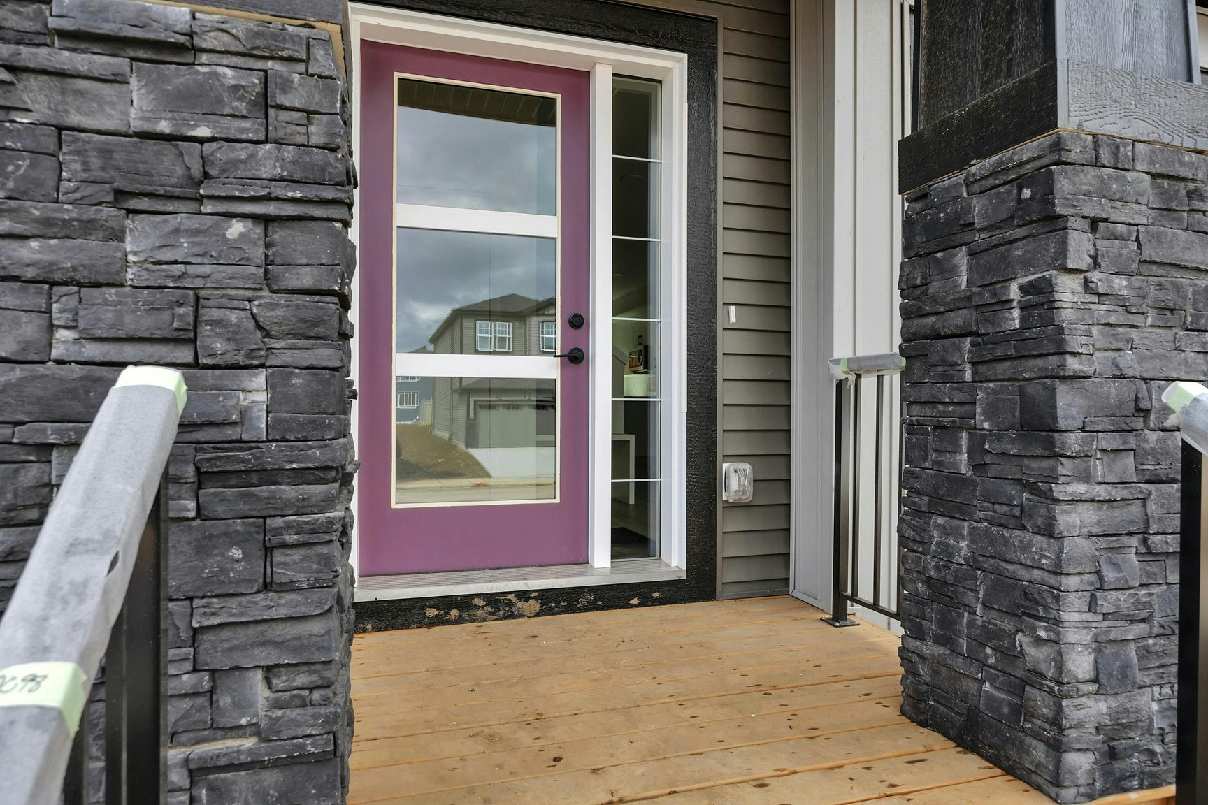 M-8136 227 Street Northwest, Edmonton, AB, T5T 4N5 - 3