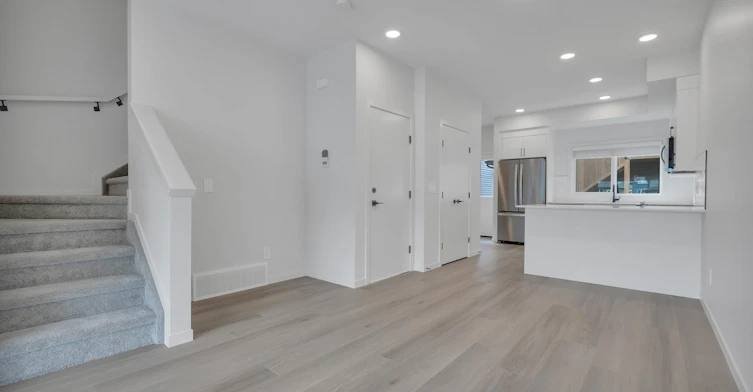 M-8136 227 Street Northwest, Edmonton, AB, T5T 4N5 - 9