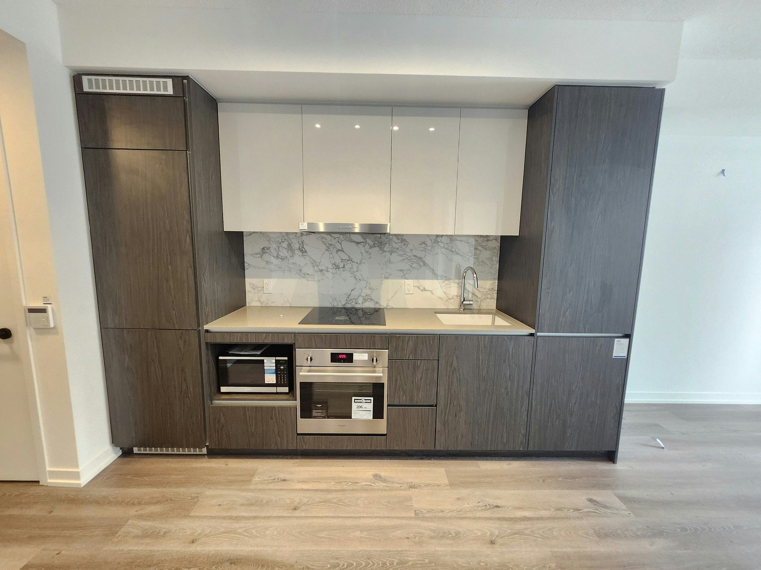 802-225 Commerce Street, Vaughan, ON, L4K 0R1 - 7