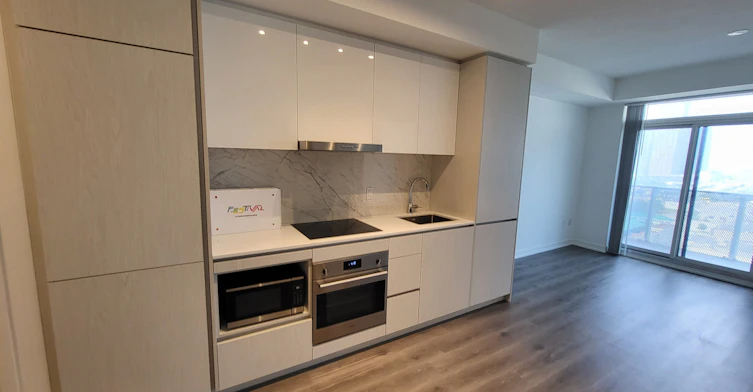 1609-225 Commerce Street, Vaughan, ON, L4K 0R1 - 2