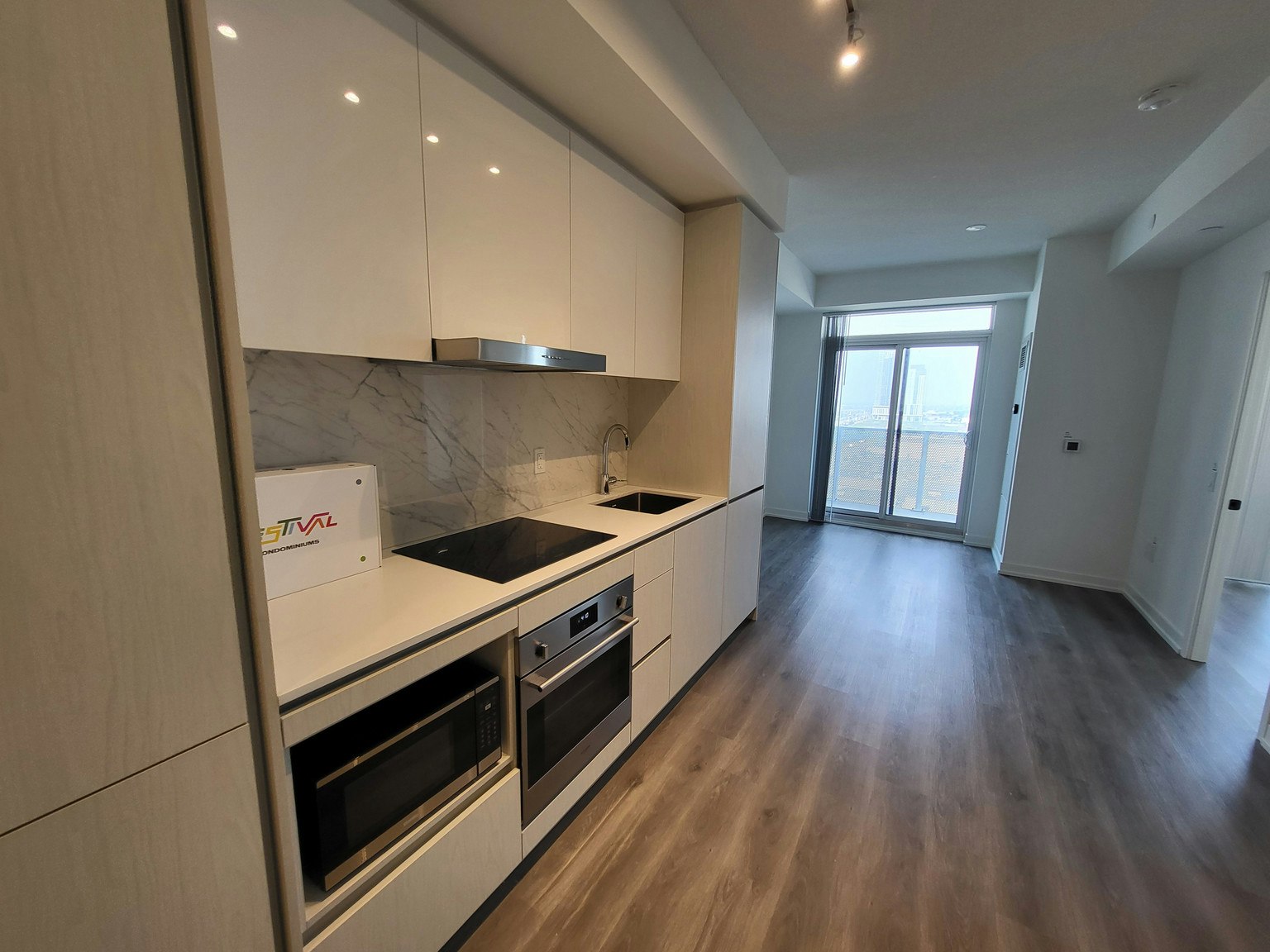 1609-225 Commerce Street, Vaughan, ON, L4K 0R1