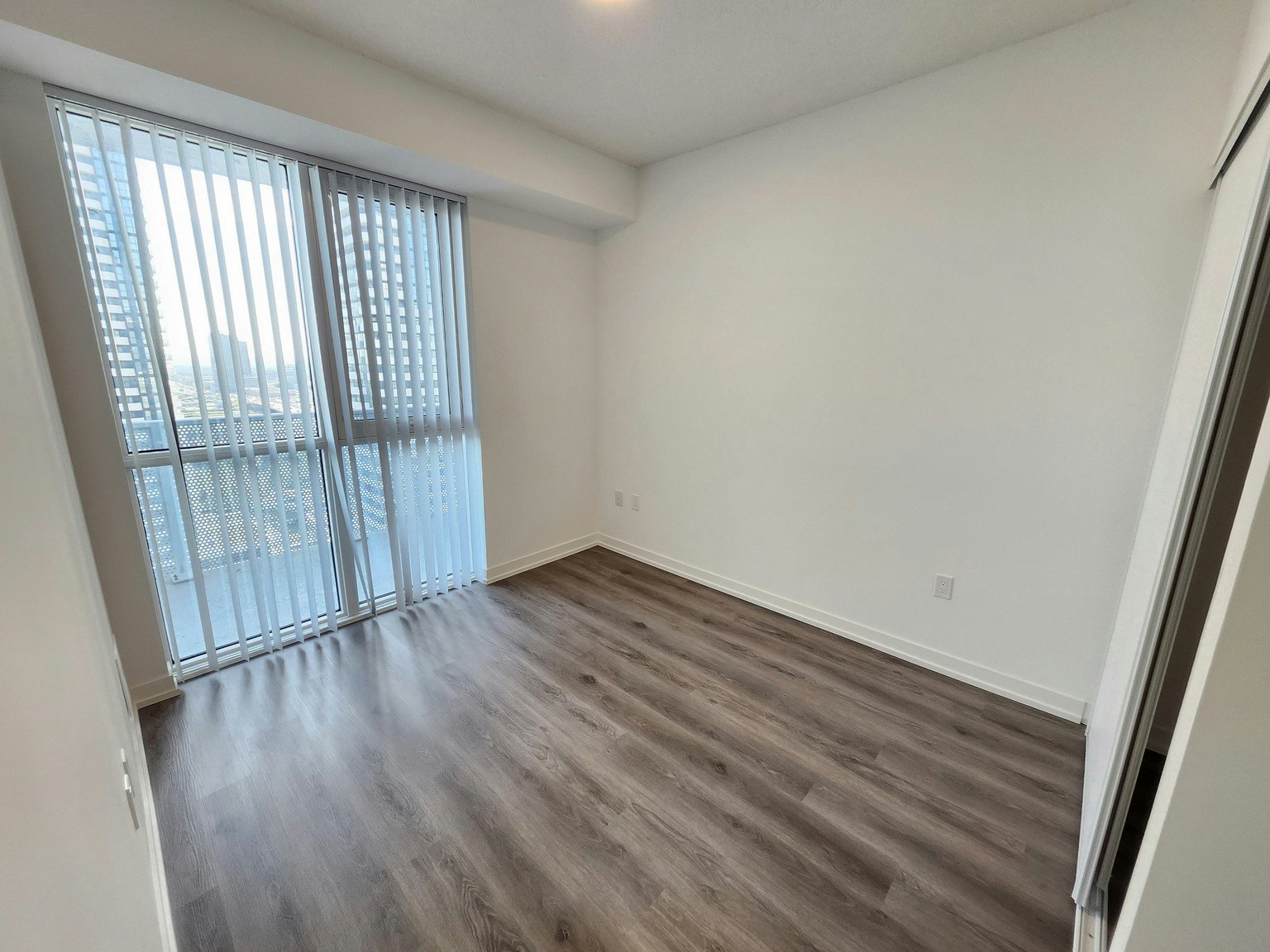 2202-225 Commerce Street, Vaughan, ON, L4K 0R1 - 2