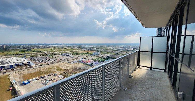 3111-225 Commerce Street, Vaughan, ON, L4K 0R1 - 2
