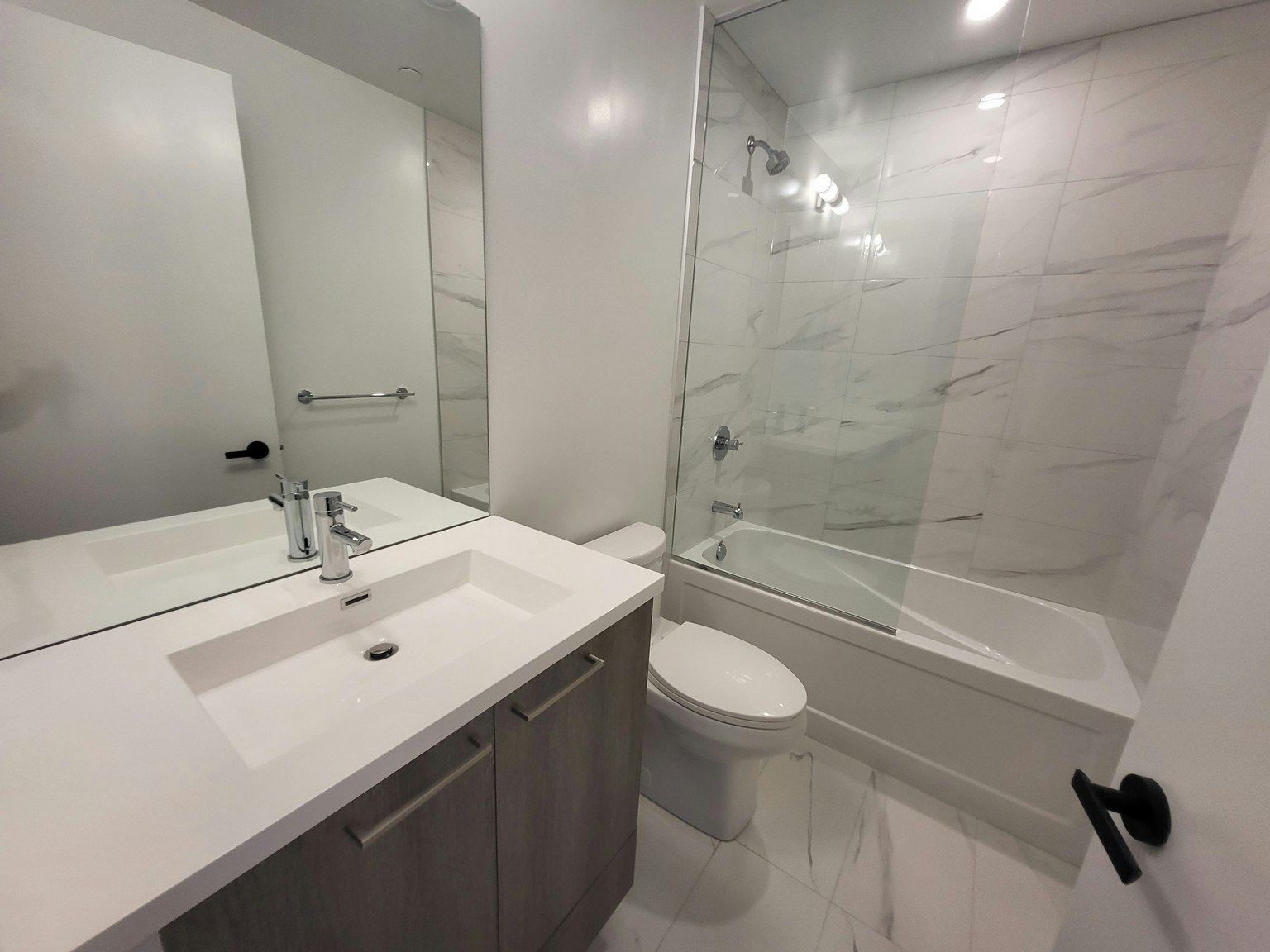 4908-225 Commerce Street, Vaughan, ON, L4K 0R1 - 2