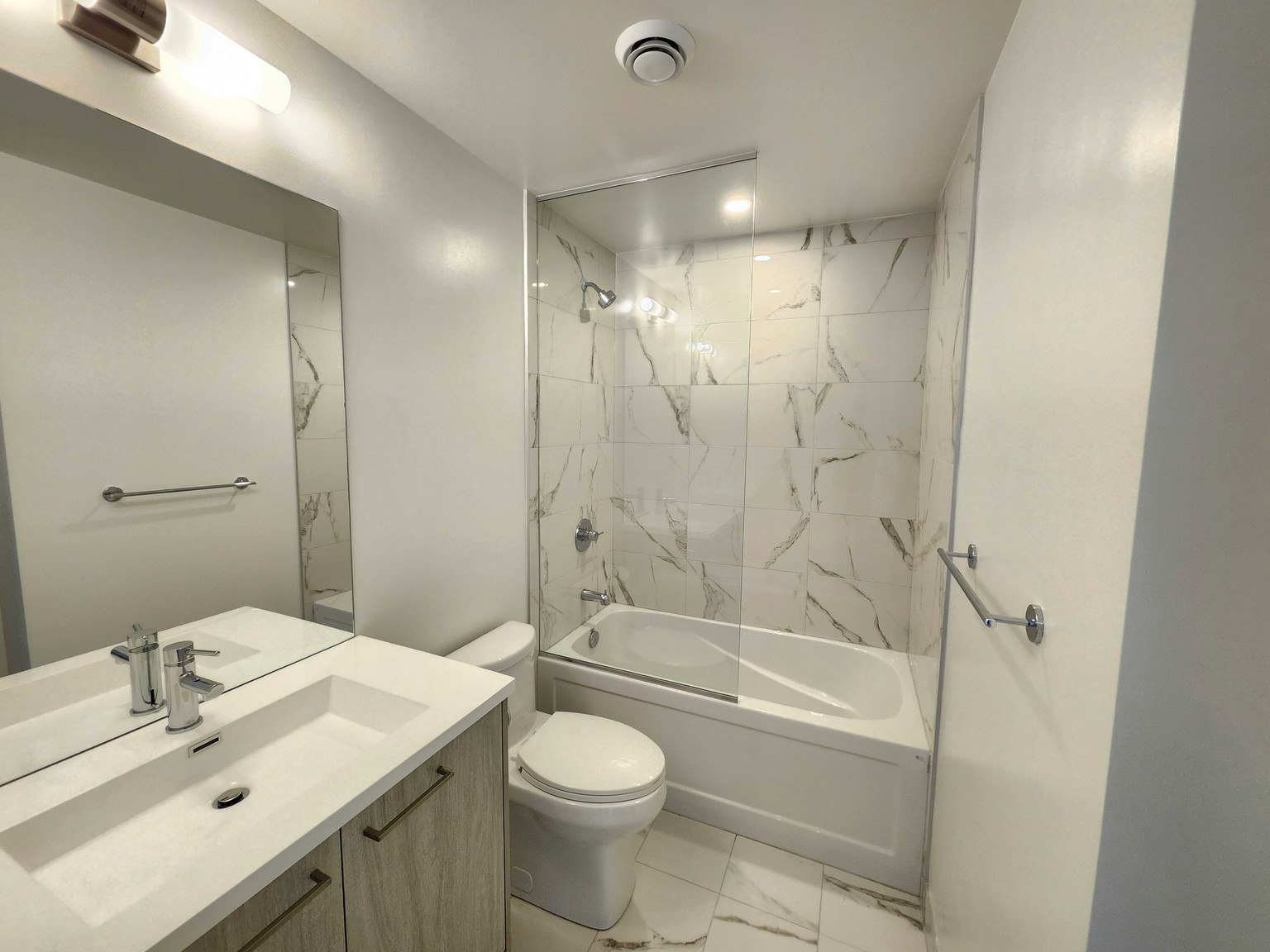 1215-225 Commerce Street, Vaughan, ON, L4K 0R1 - 4