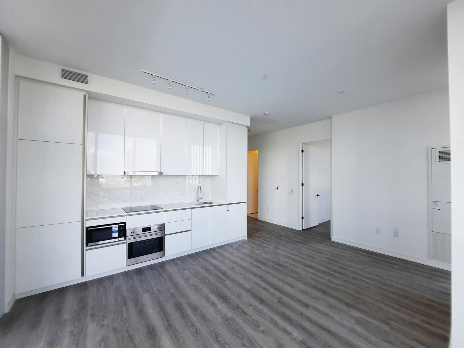610-225 Commerce Street, Vaughan, ON, L4K 0R1 - 5