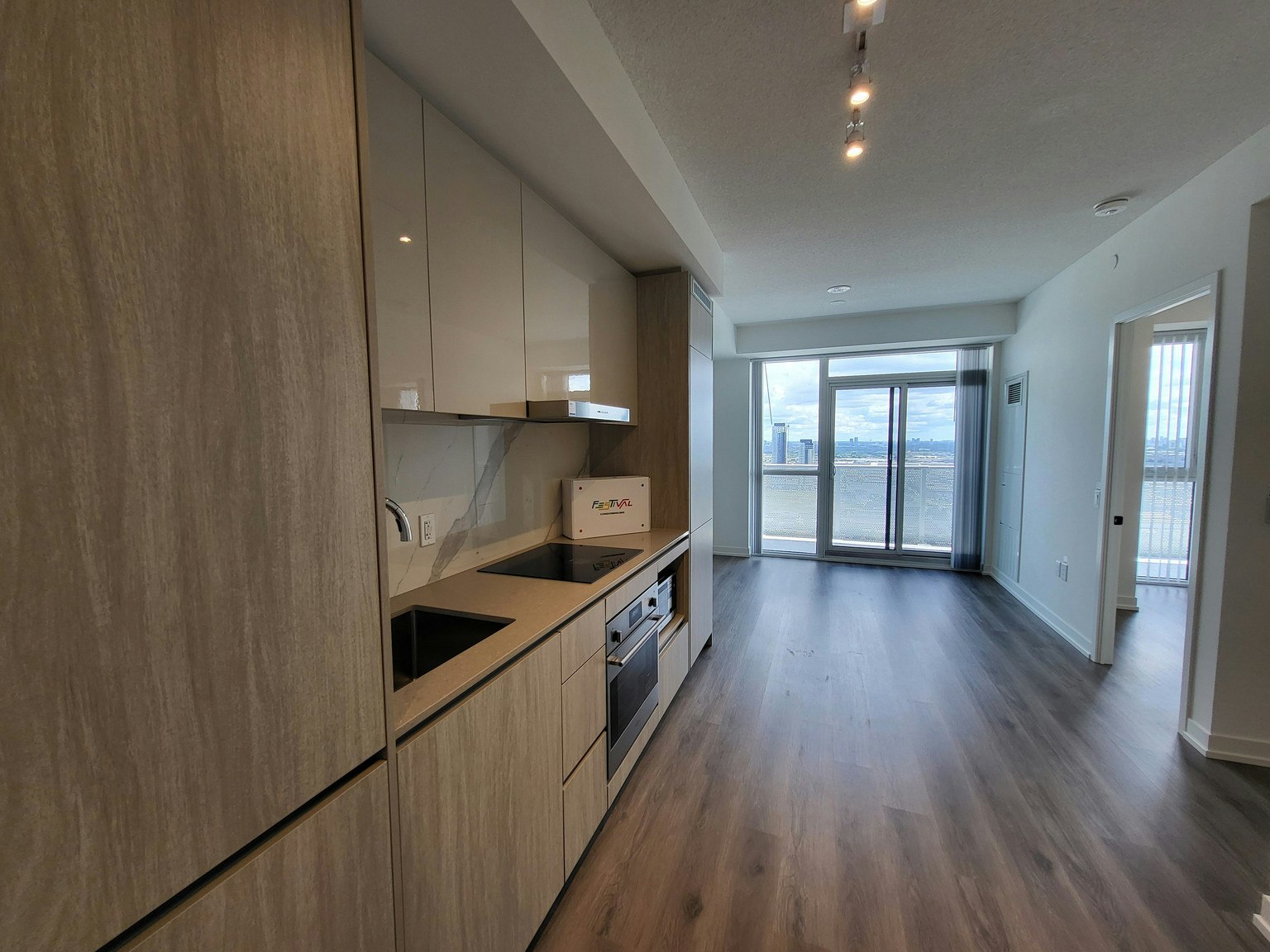 3907-225 Commerce Street, Vaughan, ON, L4K 0R1 - 2