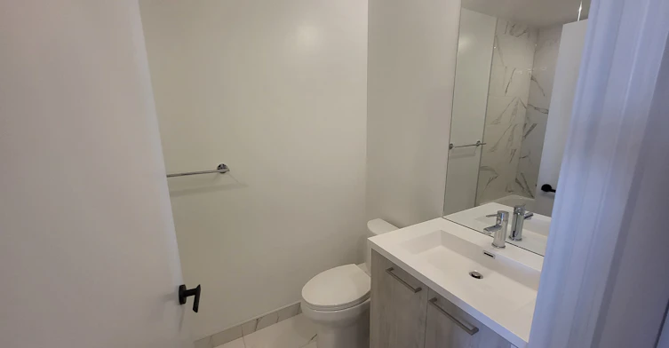 5210-225 Commerce Street, Vaughan, ON, L4K 0R1 - 2