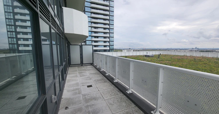 709-225 Commerce Street, Vaughan, ON, L4K 0R1 - 2