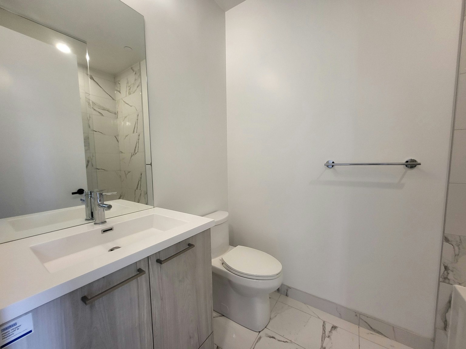 105-225 Commerce Street, Vaughan, ON, L4K 0R1 - 4
