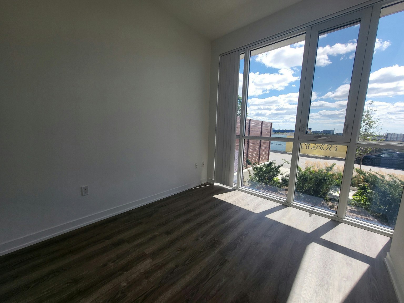 105-225 Commerce Street, Vaughan, ON, L4K 0R1 - 5