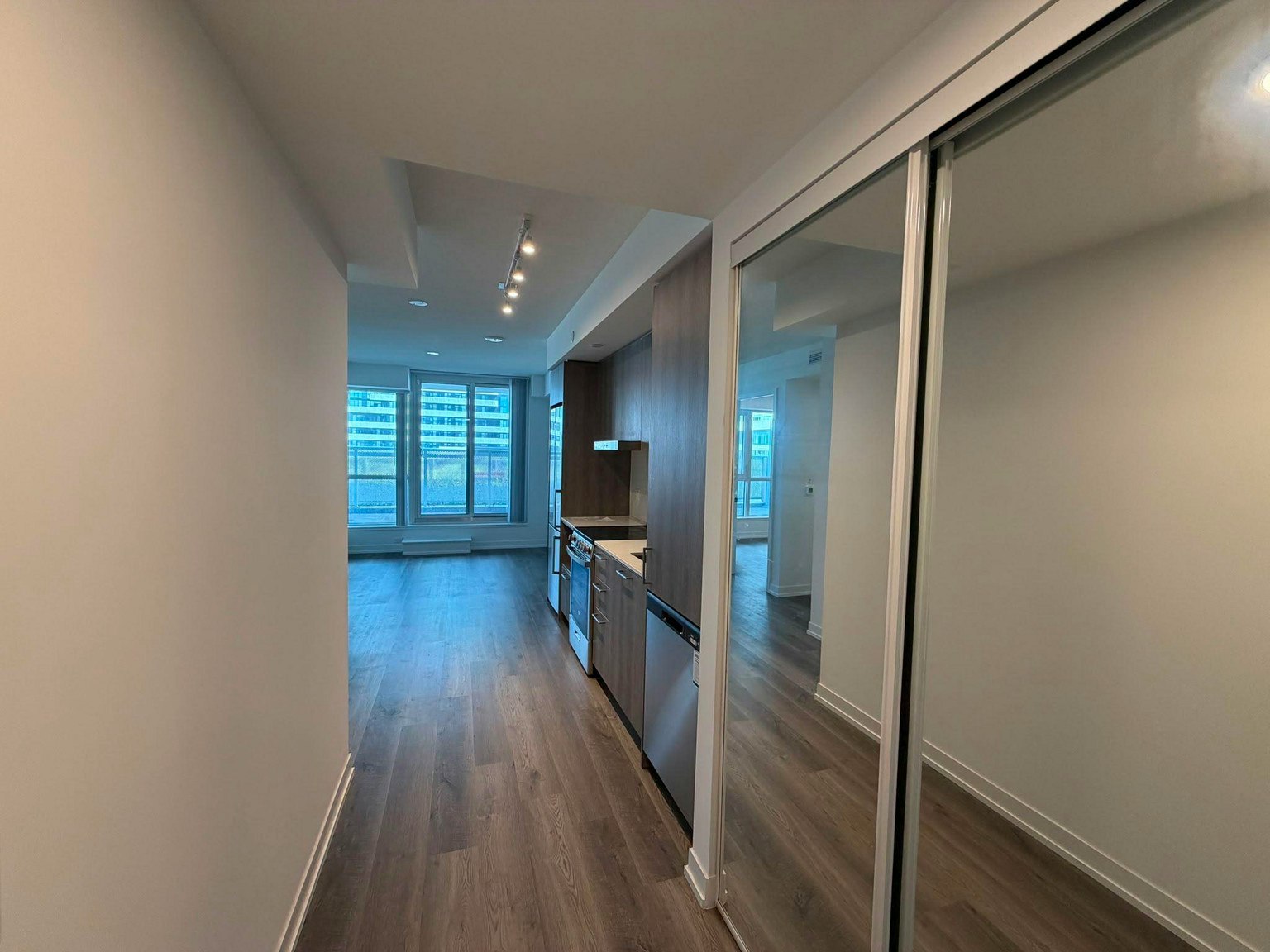 301-225 Commerce Street, Vaughan, ON, L4K 0R1 - 7