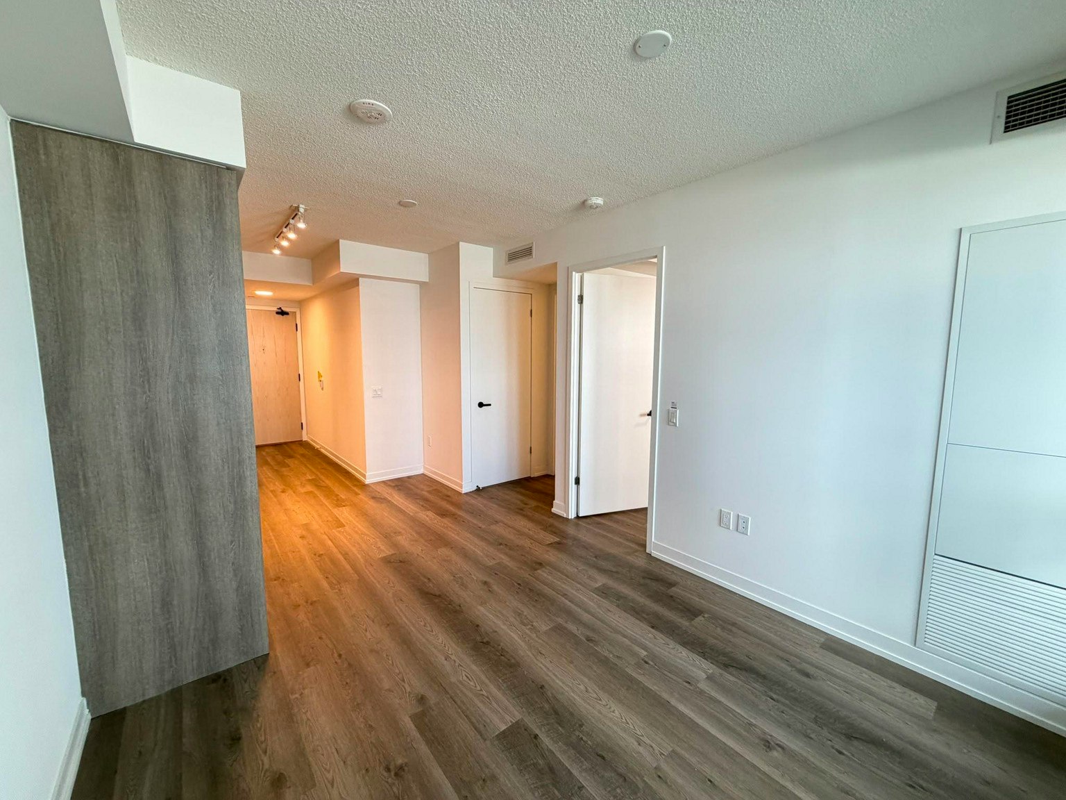 301-225 Commerce Street, Vaughan, ON, L4K 0R1 - 8