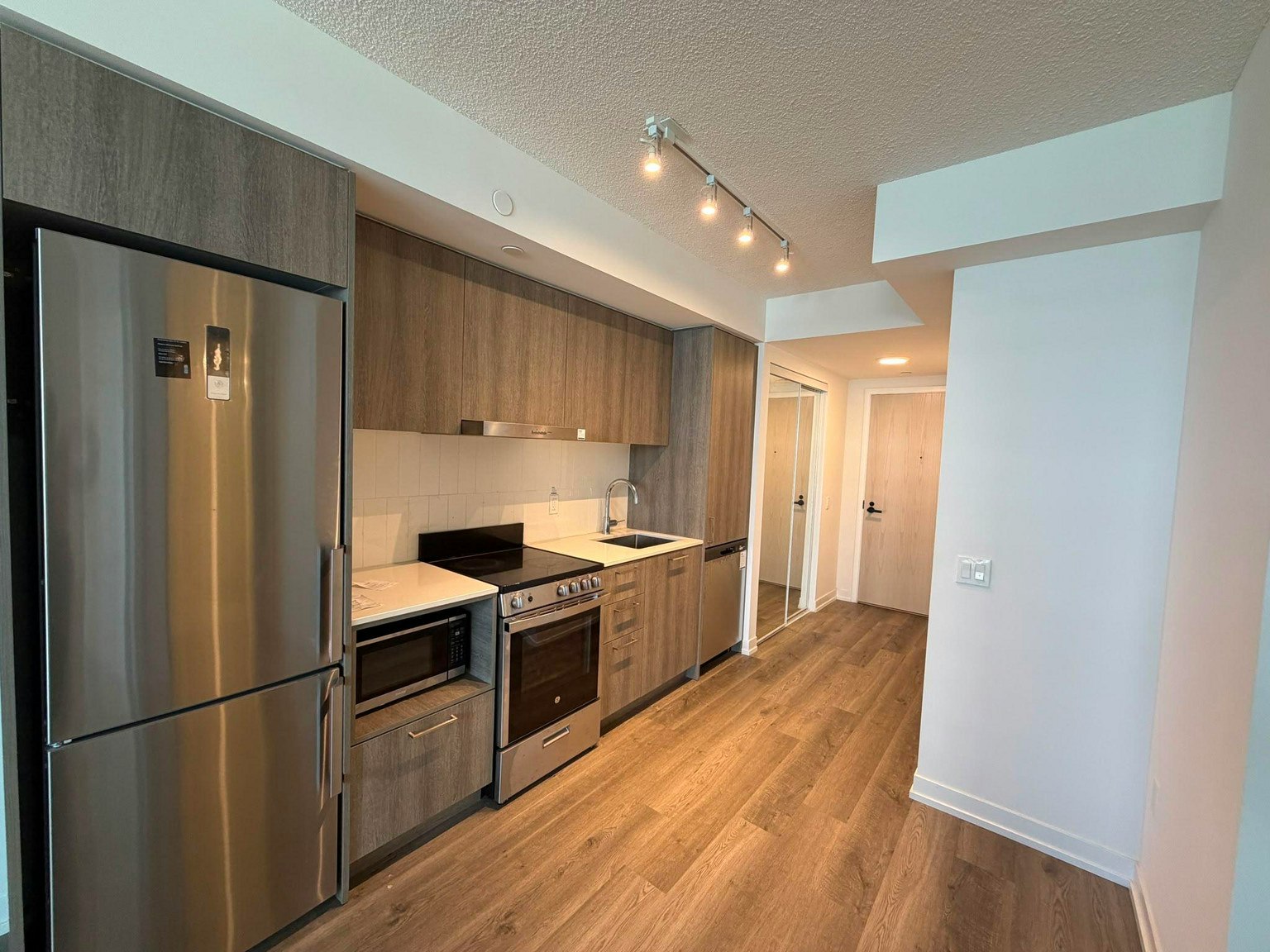 301-225 Commerce Street, Vaughan, ON, L4K 0R1 - 9