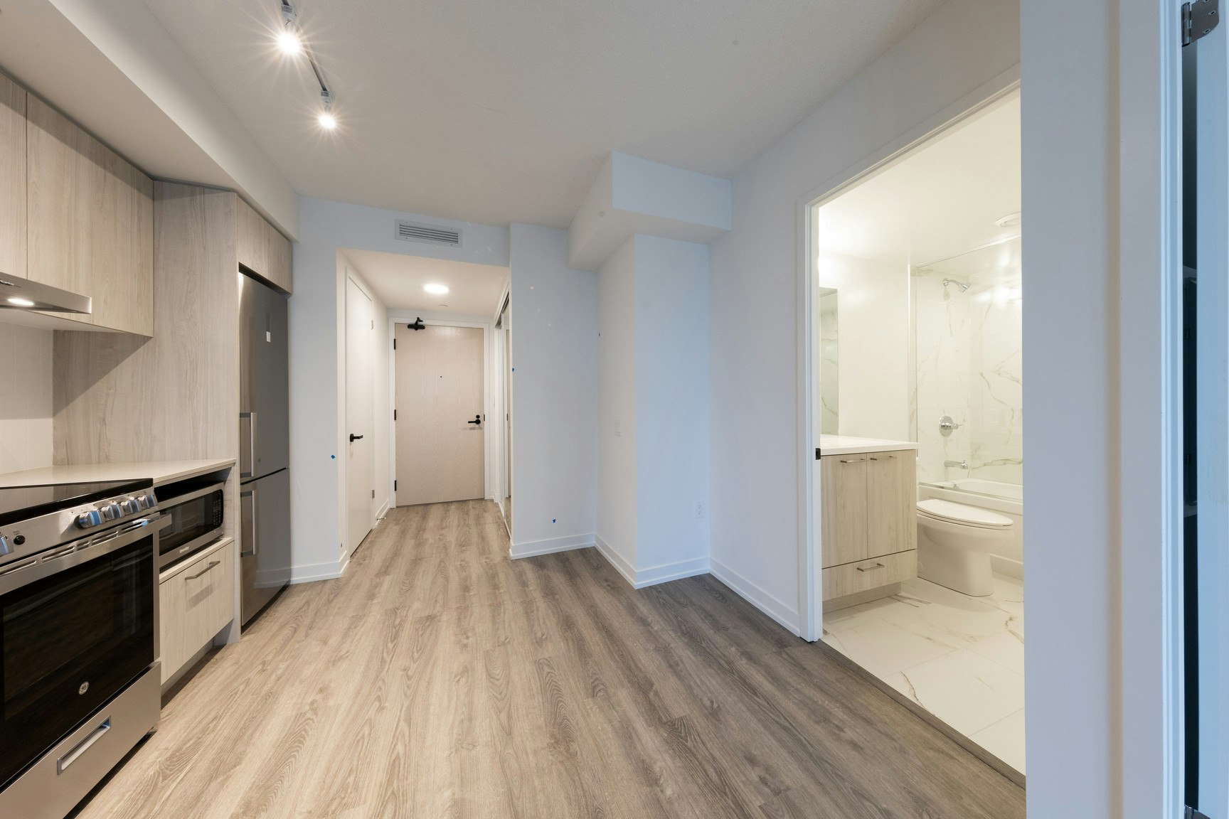 PH301-225 Commerce Street, Vaughan, ON, L4K 0R1 - 9