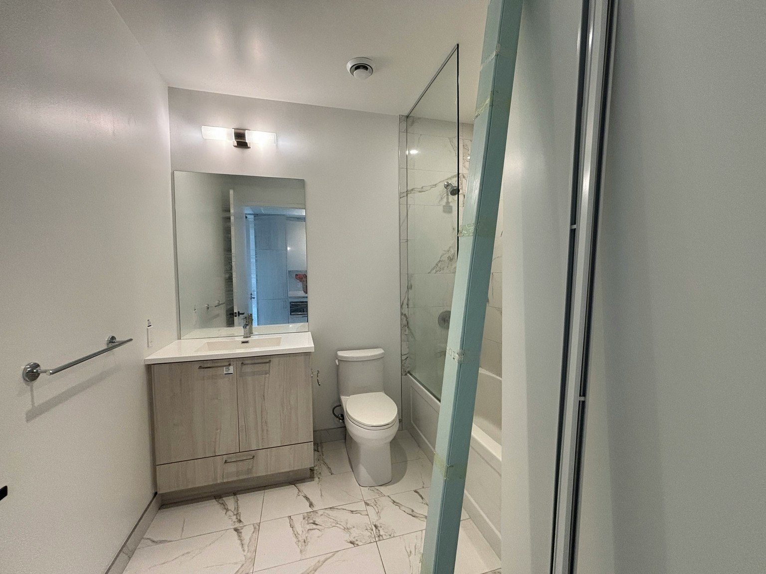 1610-225 Commerce Street, Vaughan, ON, L4K 0R1 - 9