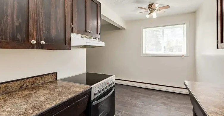 111-4822 54 Street, Red Deer, AB, T4N 2N1 - 4