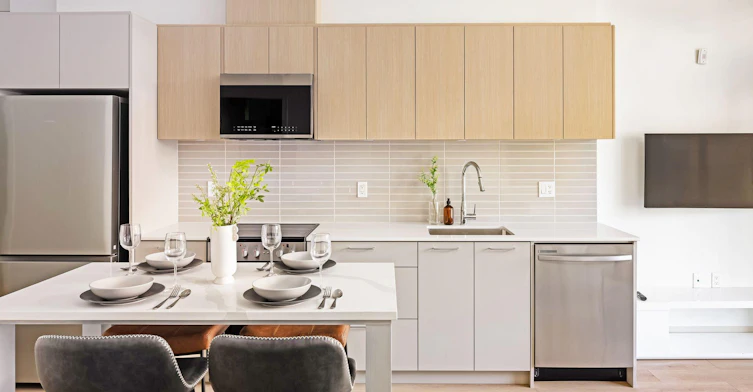 1529 Oxford Street, North Vancouver, BC, V7J 1E6