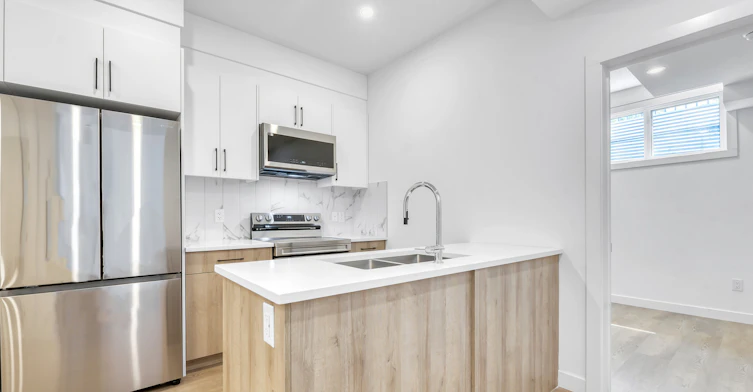 2B-252 19th Avenue NE, Calgary, AB, T2E 1P1 - 2