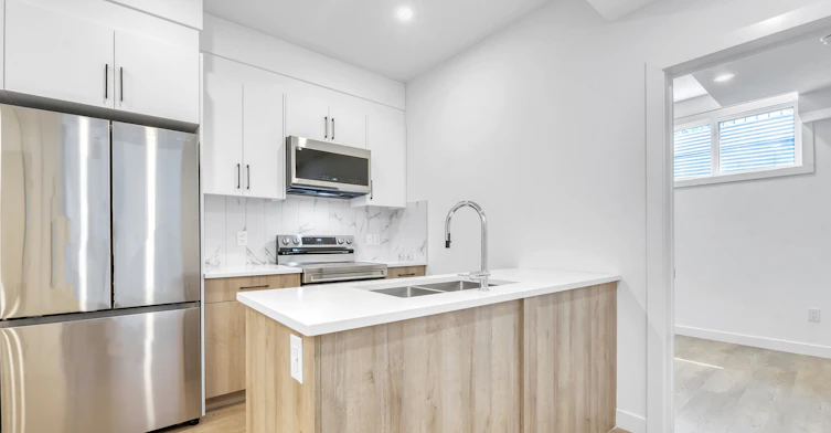 4b-252 19th Avenue NE, Calgary, AB, T2E 1P1 - 2