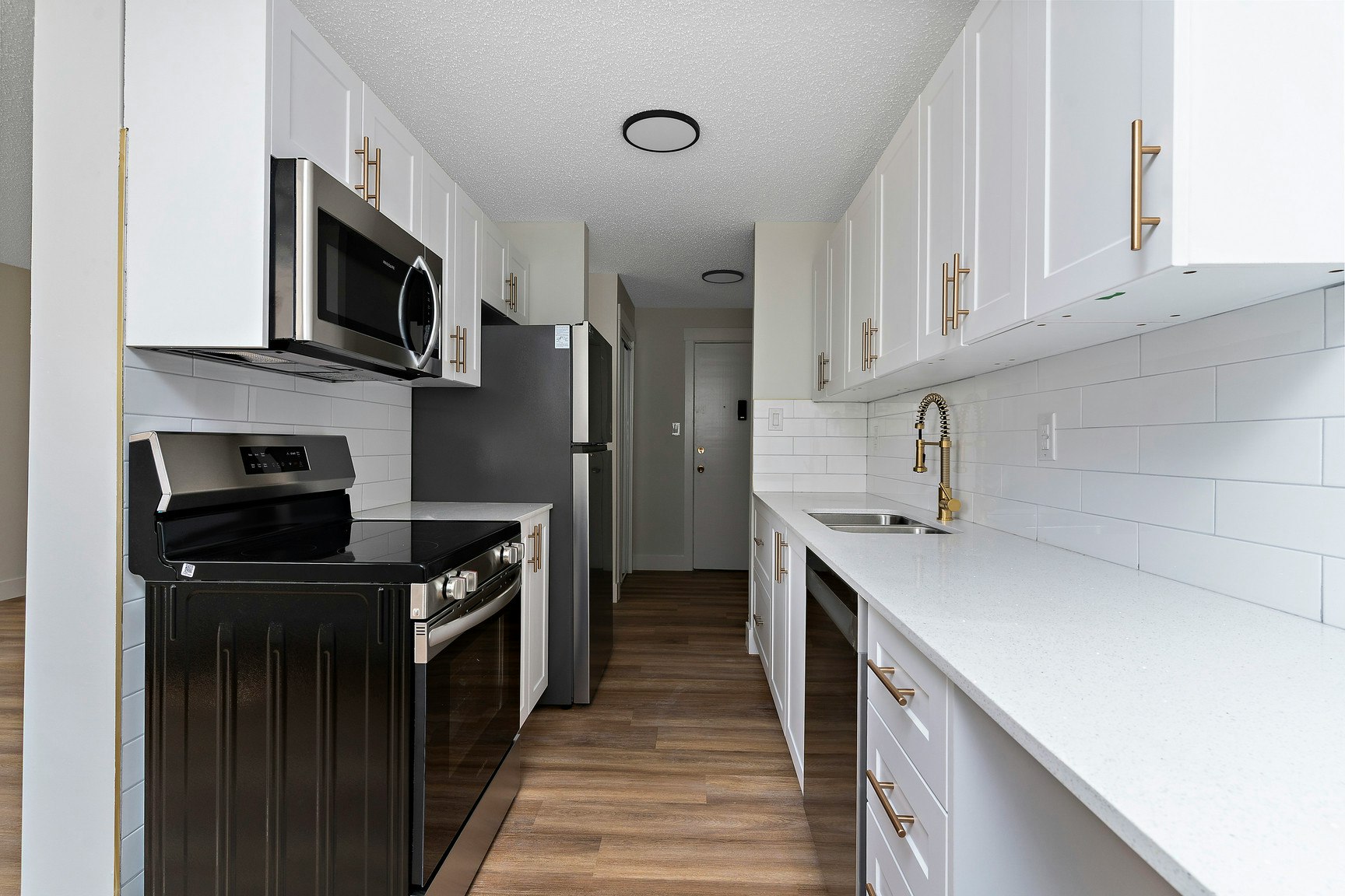 102-10630 114 Street Northwest, Edmonton, AB, T5H 3J9 - 2