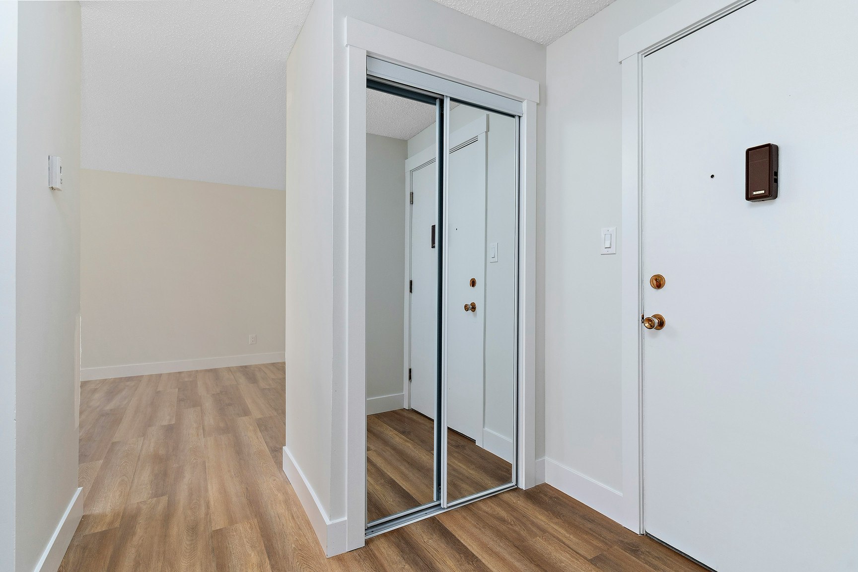 103-10630 114 Street Northwest, Edmonton, AB, T5H 3J9 - 8