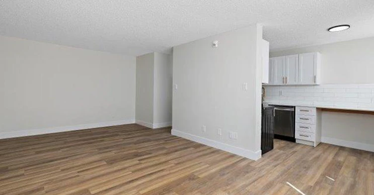 104-10630 114 Street Northwest, Edmonton, AB, T5H 3J9 - 18