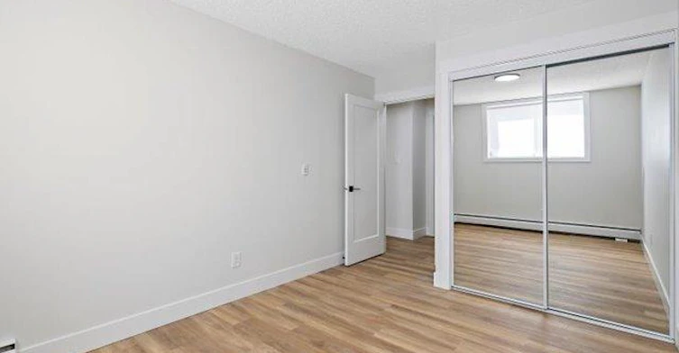 104-10630 114 Street Northwest, Edmonton, AB, T5H 3J9 - 5