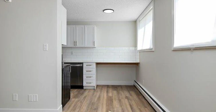 104-10630 114 Street Northwest, Edmonton, AB, T5H 3J9 - 16