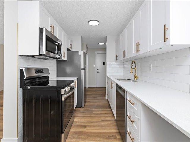 104-10630 114 Street Northwest, Edmonton, AB, T5H 3J9 - 13
