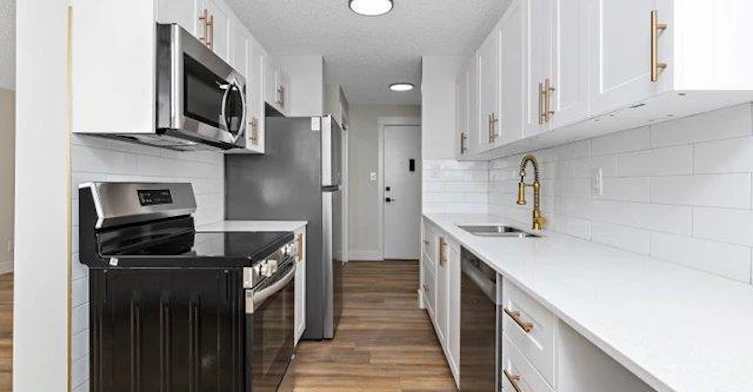 104-10630 114 Street Northwest, Edmonton, AB, T5H 3J9 - 13