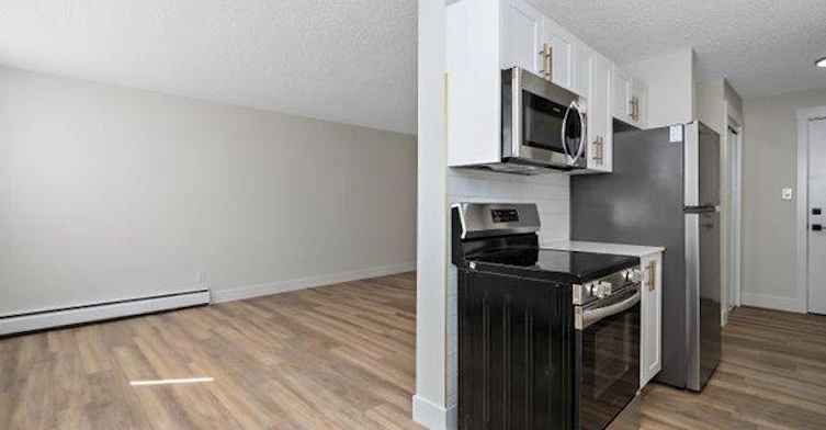 104-10630 114 Street Northwest, Edmonton, AB, T5H 3J9 - 14