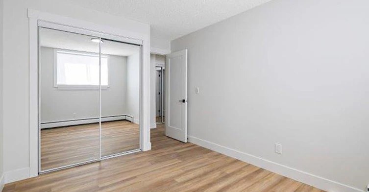 104-10630 114 Street Northwest, Edmonton, AB, T5H 3J9 - 6