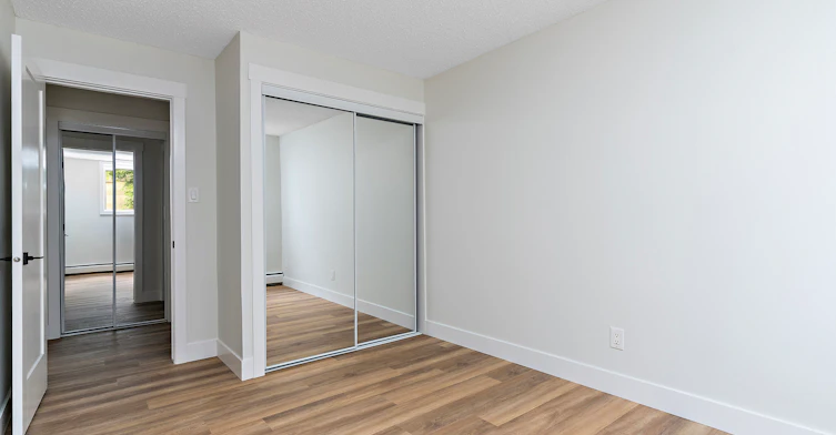 105-10630 114 Street Northwest, Edmonton, AB, T5H 3J9 - 8