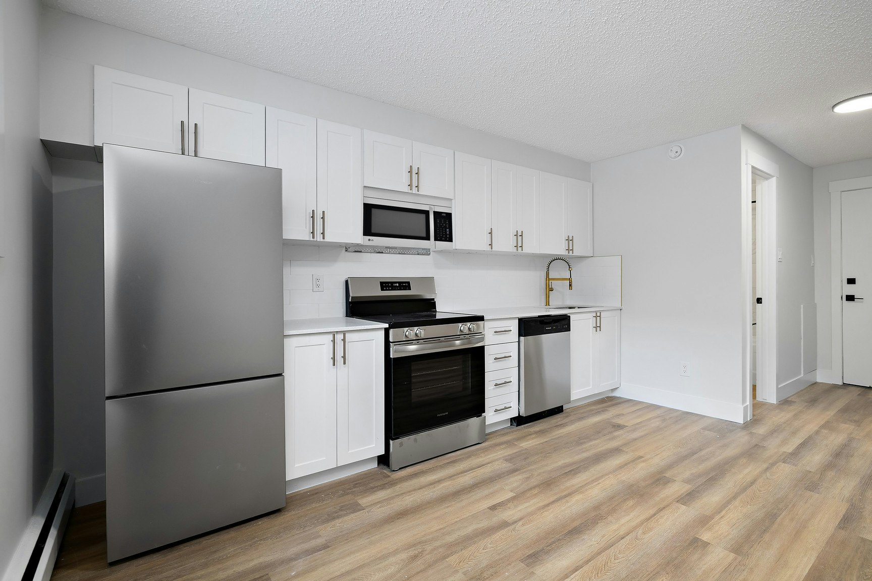 105-10630 114 Street Northwest, Edmonton, AB, T5H 3J9 - 17