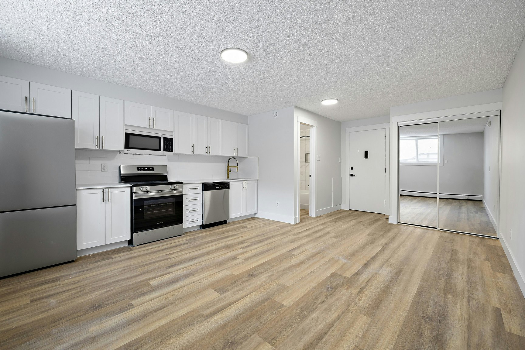 105-10630 114 Street Northwest, Edmonton, AB, T5H 3J9 - 13
