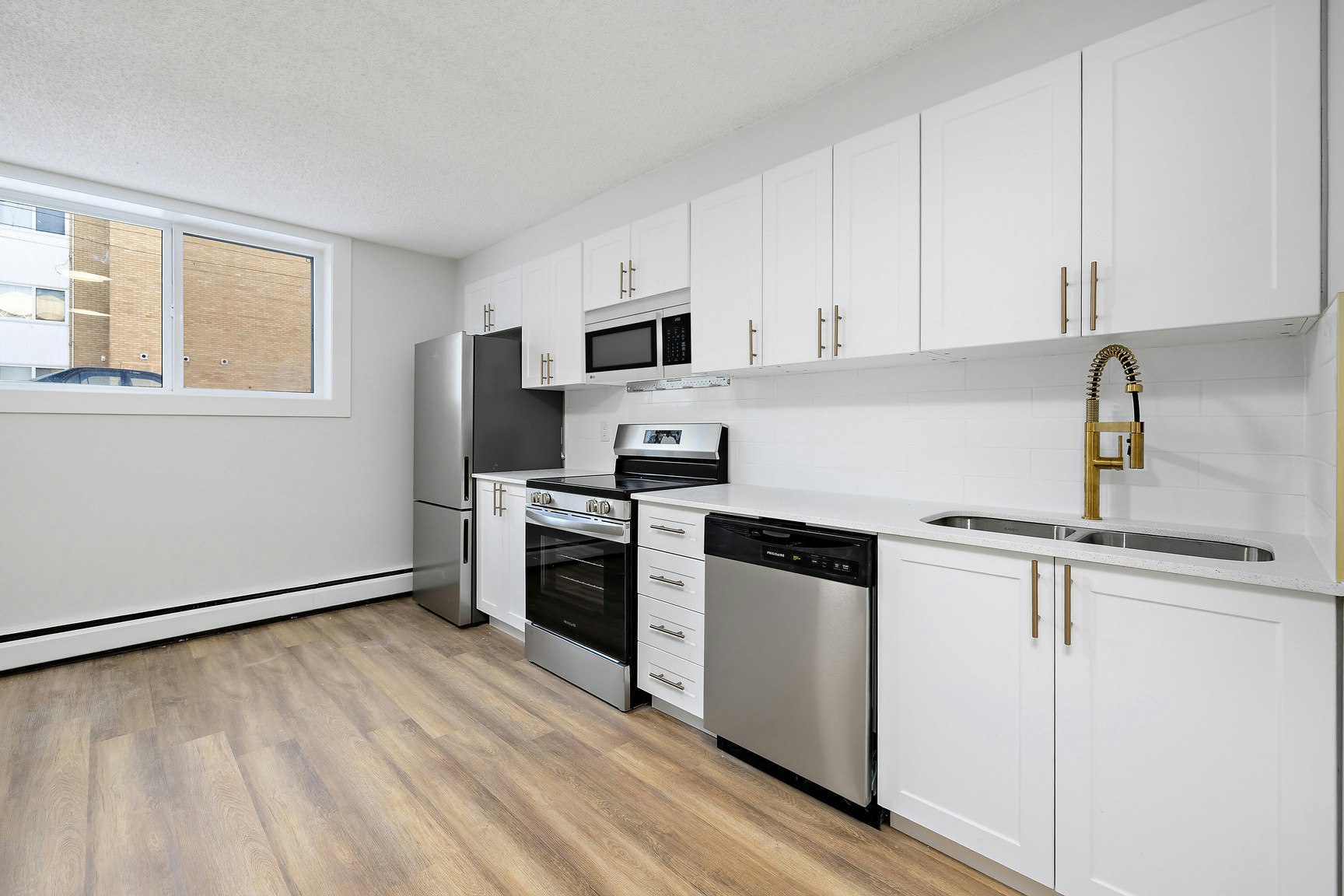 105-10630 114 Street Northwest, Edmonton, AB, T5H 3J9 - 2