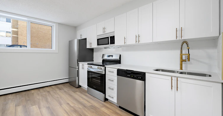 105-10630 114 Street Northwest, Edmonton, AB, T5H 3J9 - 2